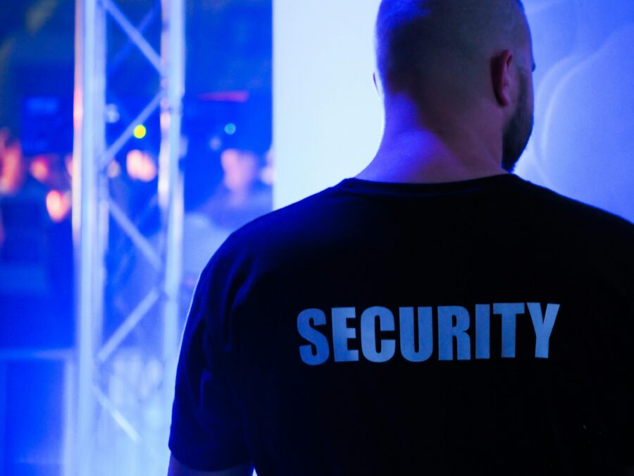 Why Bars and Nightclubs Need ID Scanners